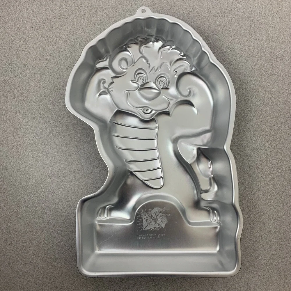 VINTAGE 1985 WILTON METAL CAKE PAN WUZZLES BUMBLELION BY HASBRO RARE DISNEY~6360